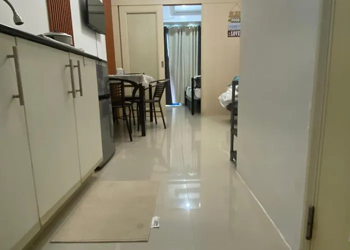 Stern Staycation Moa Guest house Manila